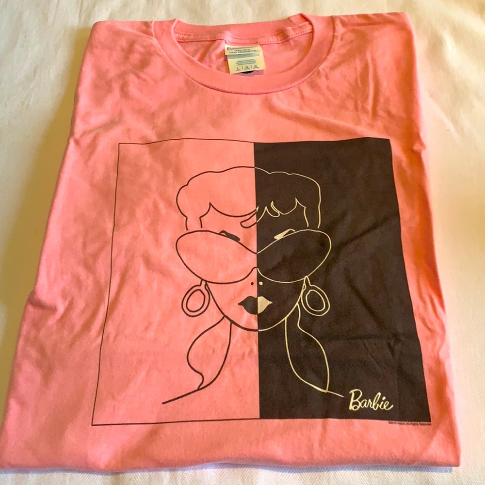 🎀 NWOT Barbie T - vintage iconography 🎀
